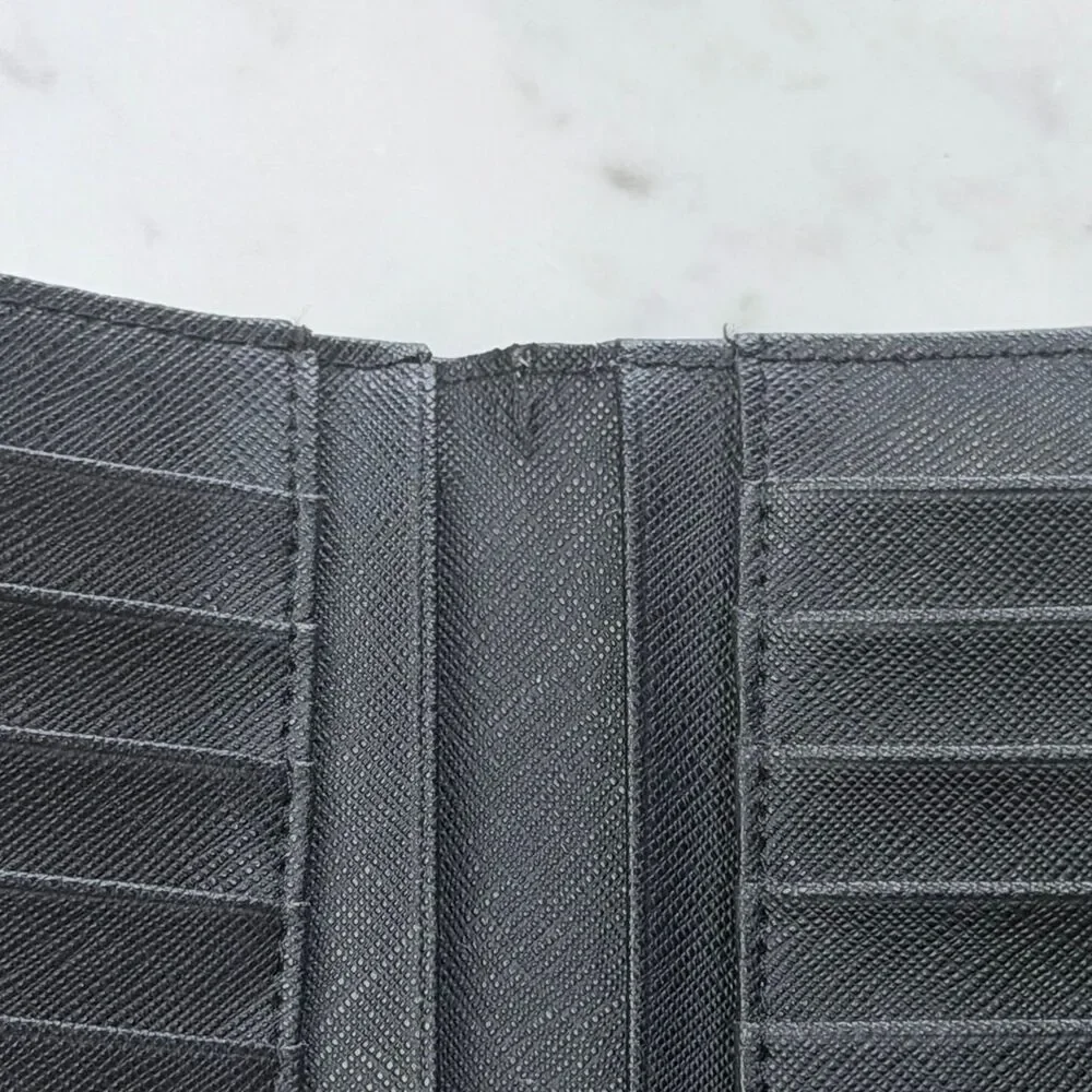 Fossil Black Bi-fold Snap Closure Zipper Pocket Leather Wallet
